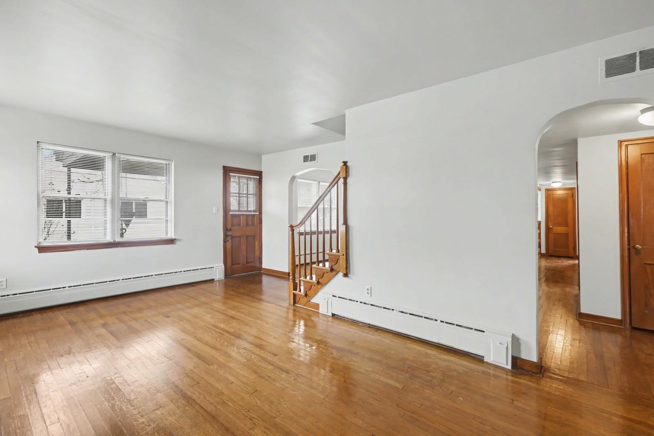 2327 Chestnut St #1 - Photo 6 of 23