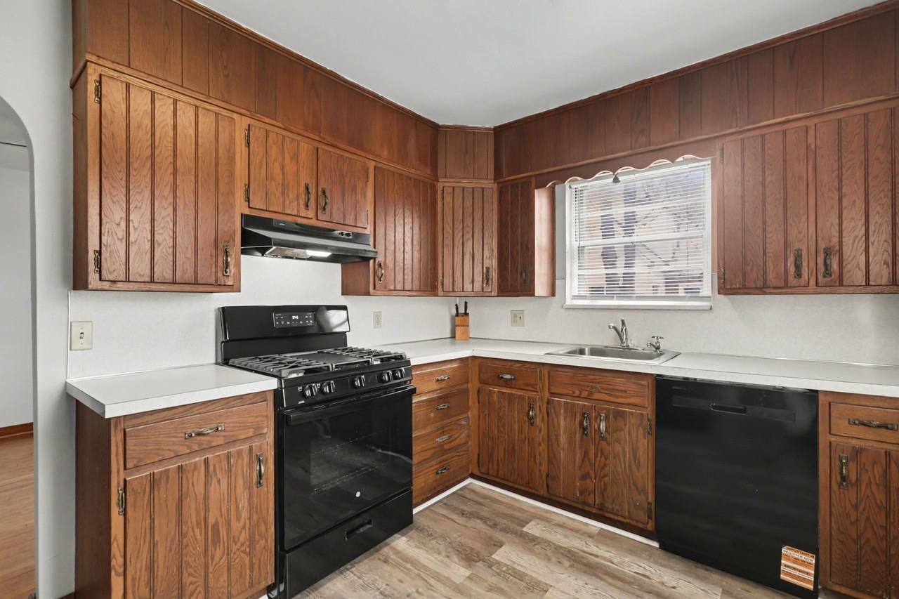 2327 Chestnut St #1 - Photo 7 of 23