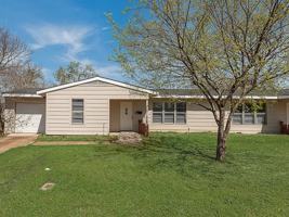 featured image of 165 Eisenhower Blvd121731 #1