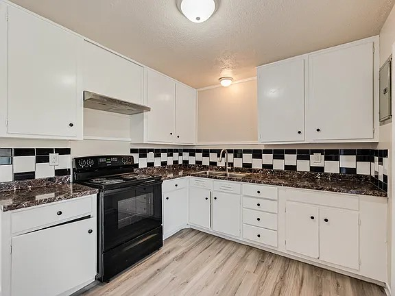 165 Eisenhower Blvd121731 #1 - Photo 4 of 18