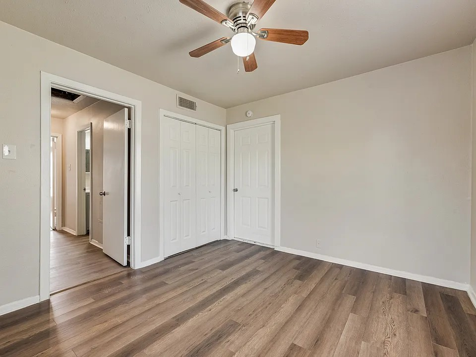 165 Eisenhower Blvd121731 #1 - Photo 5 of 18