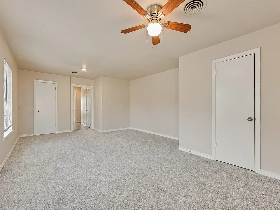 165 Eisenhower Blvd121722 #1 - Photo 6 of 17