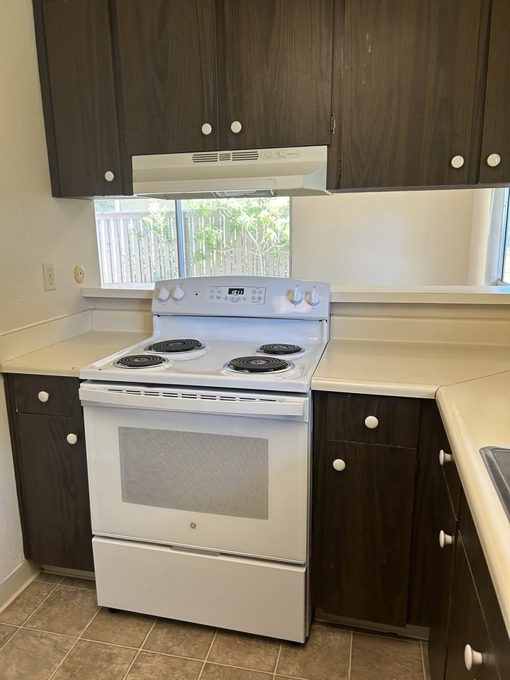 158 Castillion Ter #1 - Photo 4 of 7