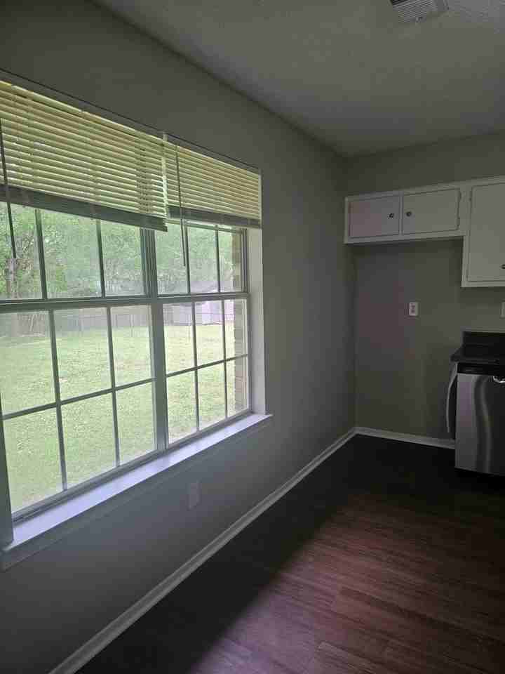 6620 Forestgate Rd - Photo 6 of 24