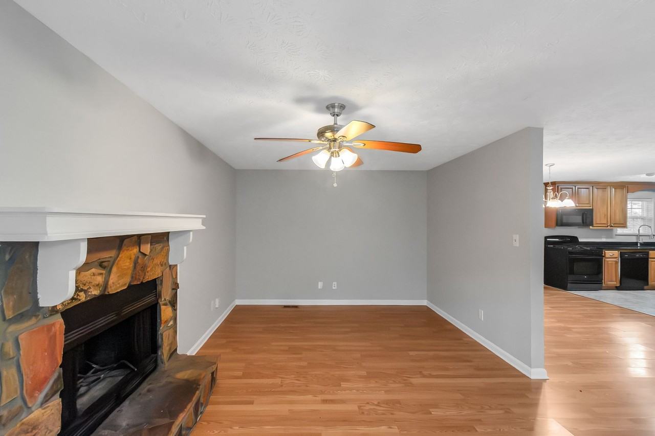 3653 Chestnut Lake Ct - Photo 4 of 15