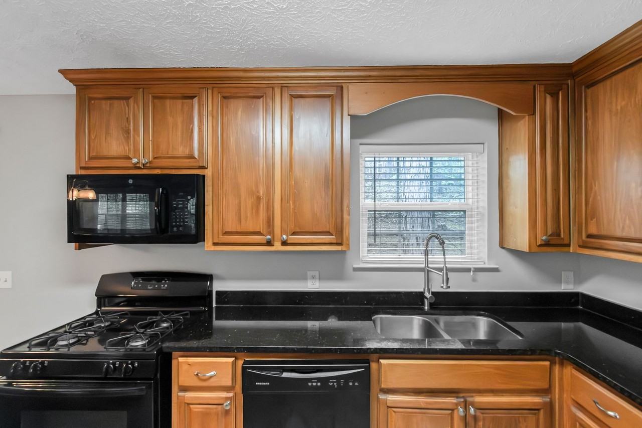 3653 Chestnut Lake Ct - Photo 7 of 15