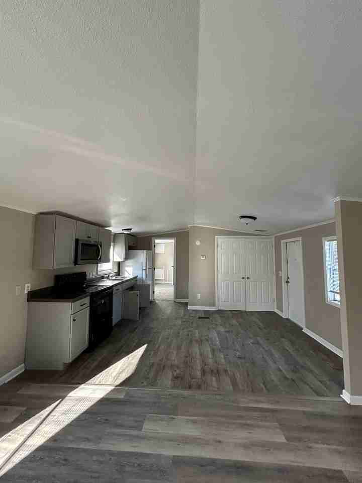 526 Chris St #1 - Photo 5 of 22