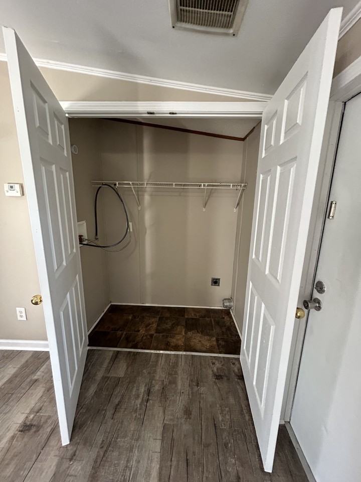 526 Chris St #1 - Photo 7 of 22