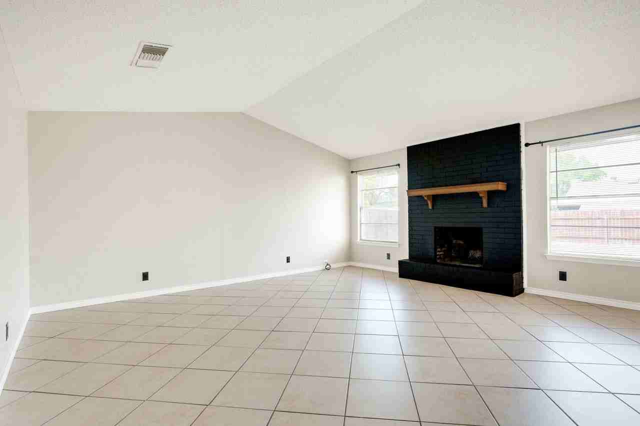 1701 Kingman Rd - Photo 2 of 20