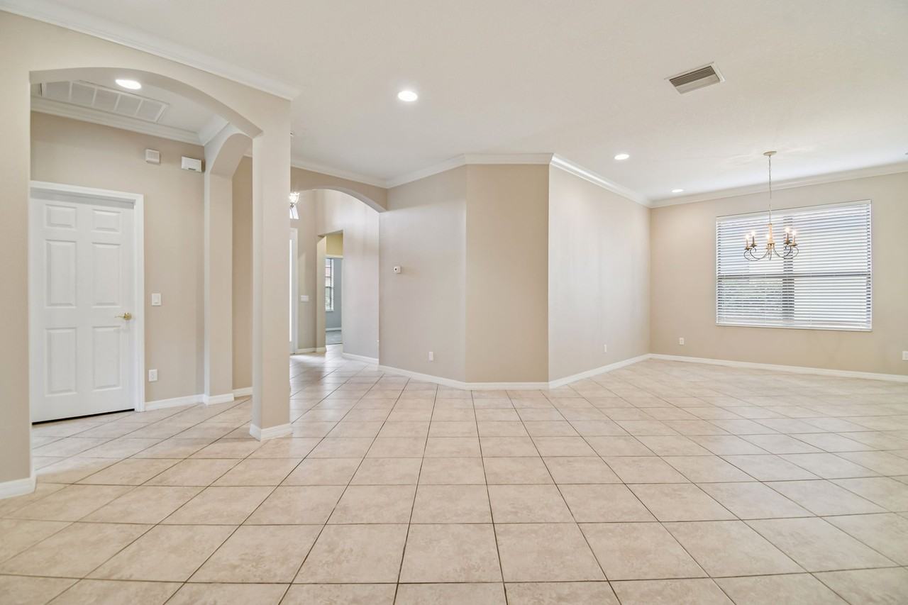 127 Silver Falls Dr #1 - Photo 3 of 12