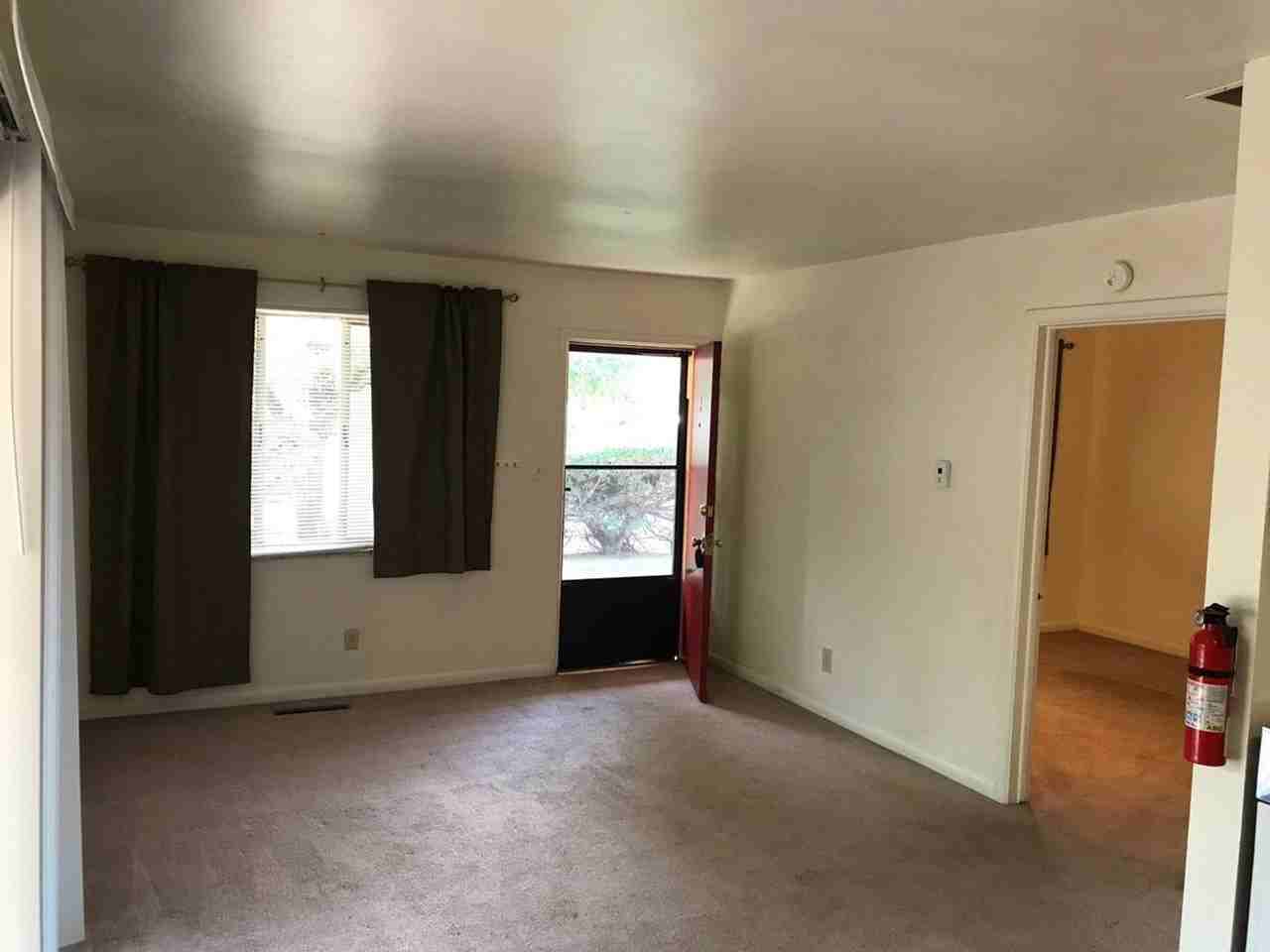 2915 Wood Ave - Photo 3 of 18