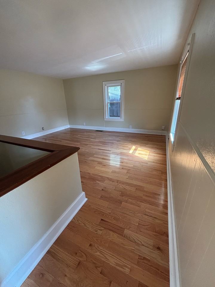 530 Broad St #1 - Photo 2 of 9