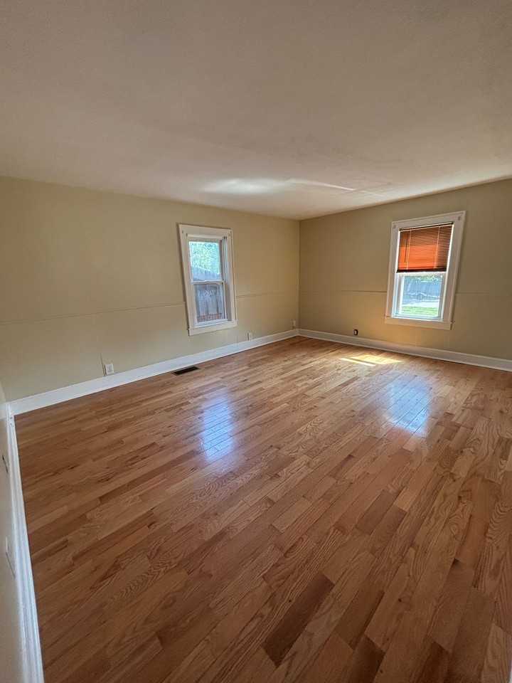 530 Broad St #1 - Photo 4 of 9