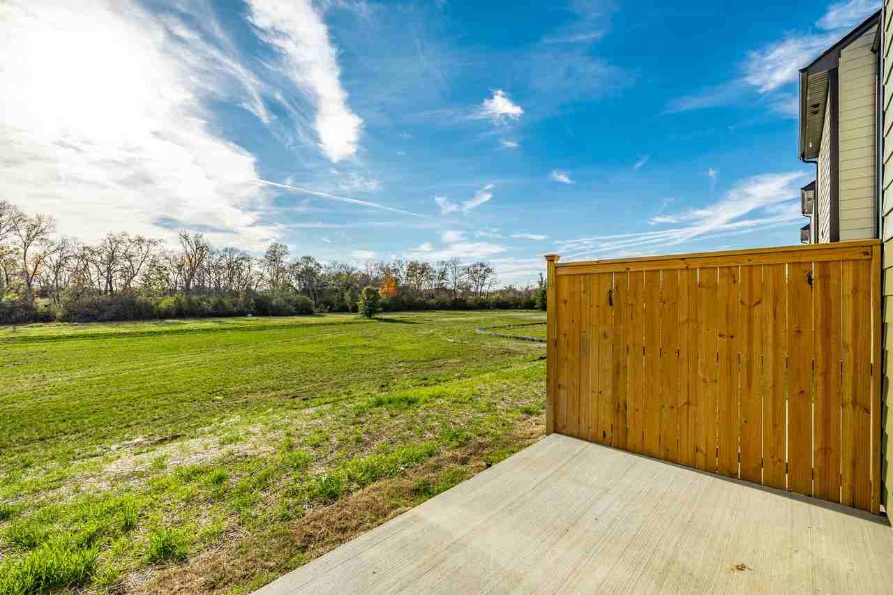 554 Tappan Lane - 1 #1 - Photo 4 of 28