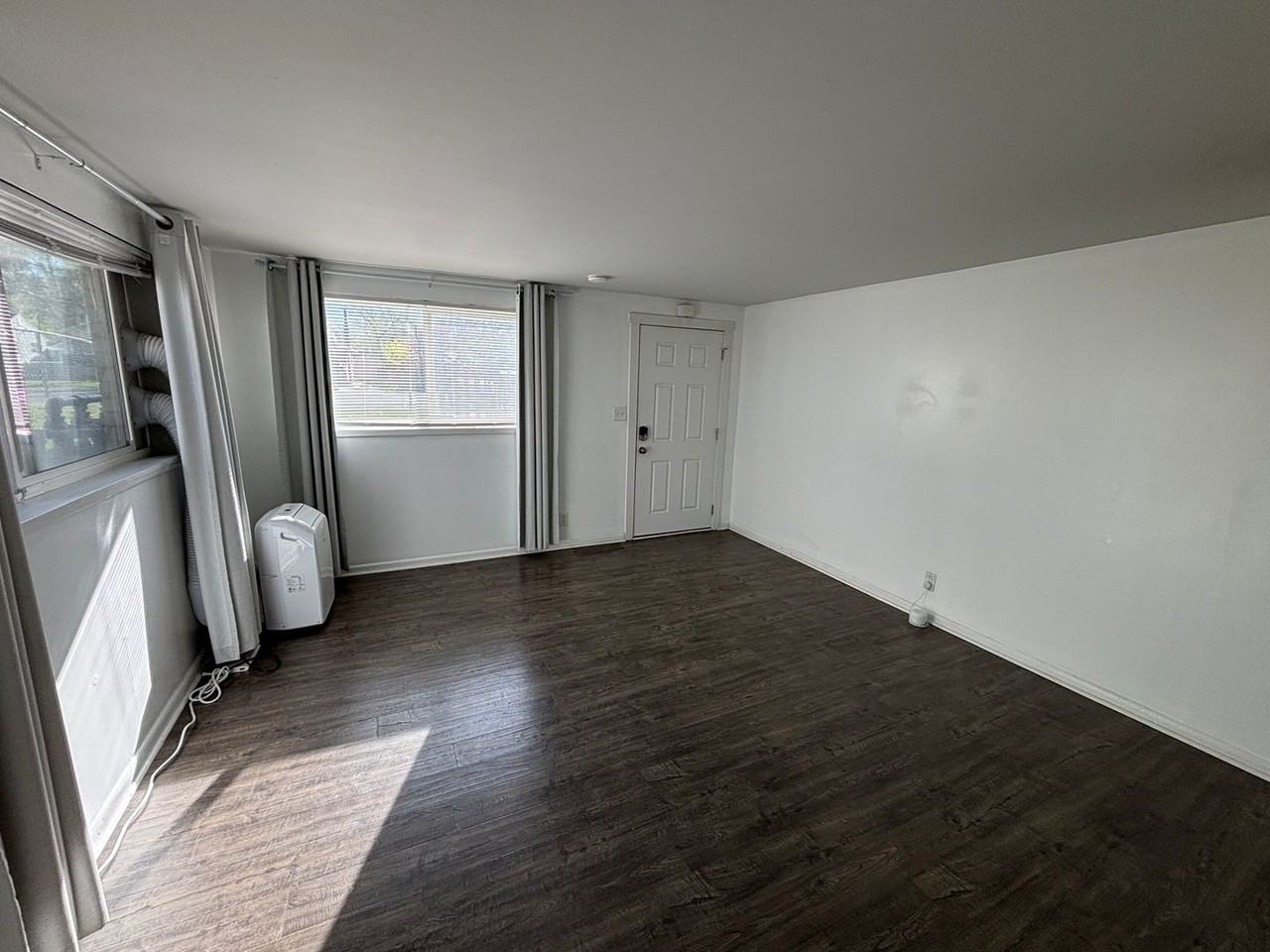 517 N 900 W - Photo 2 of 9