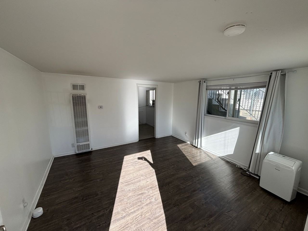 517 N 900 W - Photo 3 of 9