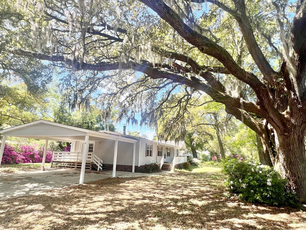 5216 Peden Point Rd - Photo 2 of 37