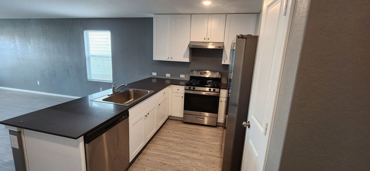 6013 Companion Loop - Photo 2 of 50