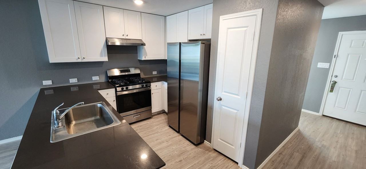 6013 Companion Loop - Photo 3 of 50