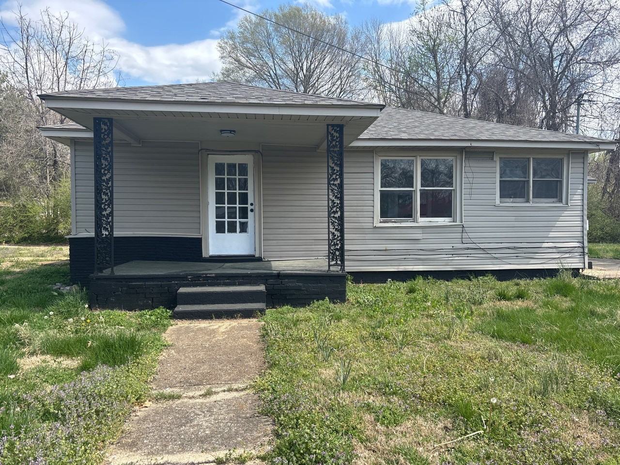 1108 Warren St #1 - Photo 2 of 10