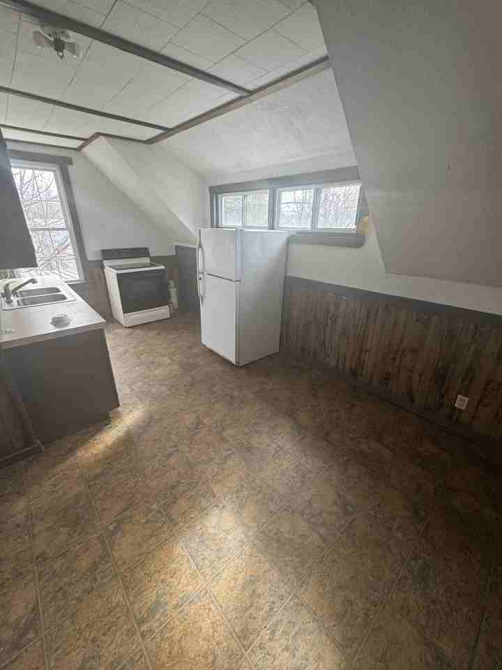 49 Shaw St #B - Photo 2 of 5