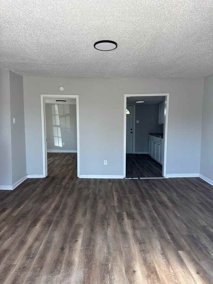 125 E Jefferson St #1 - Photo 3 of 3