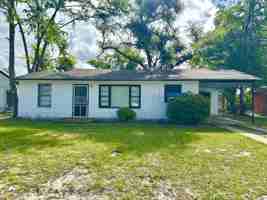 featured image of 825 Bethune Dr #1