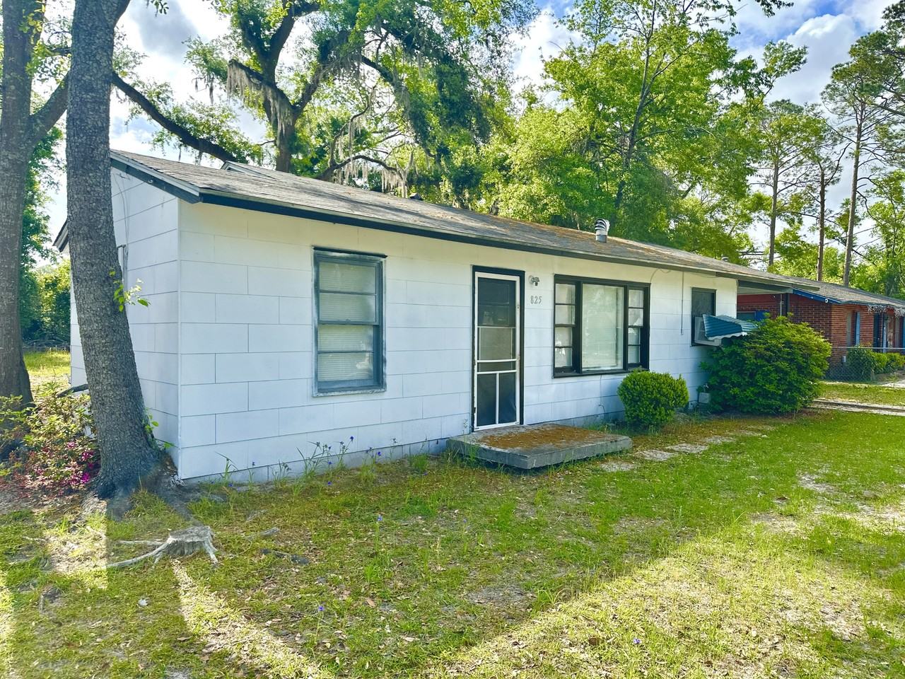 825 Bethune Dr #1 - Photo 3 of 24