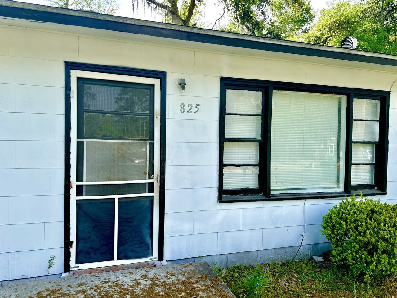 825 Bethune Dr #1 - Photo 4 of 24