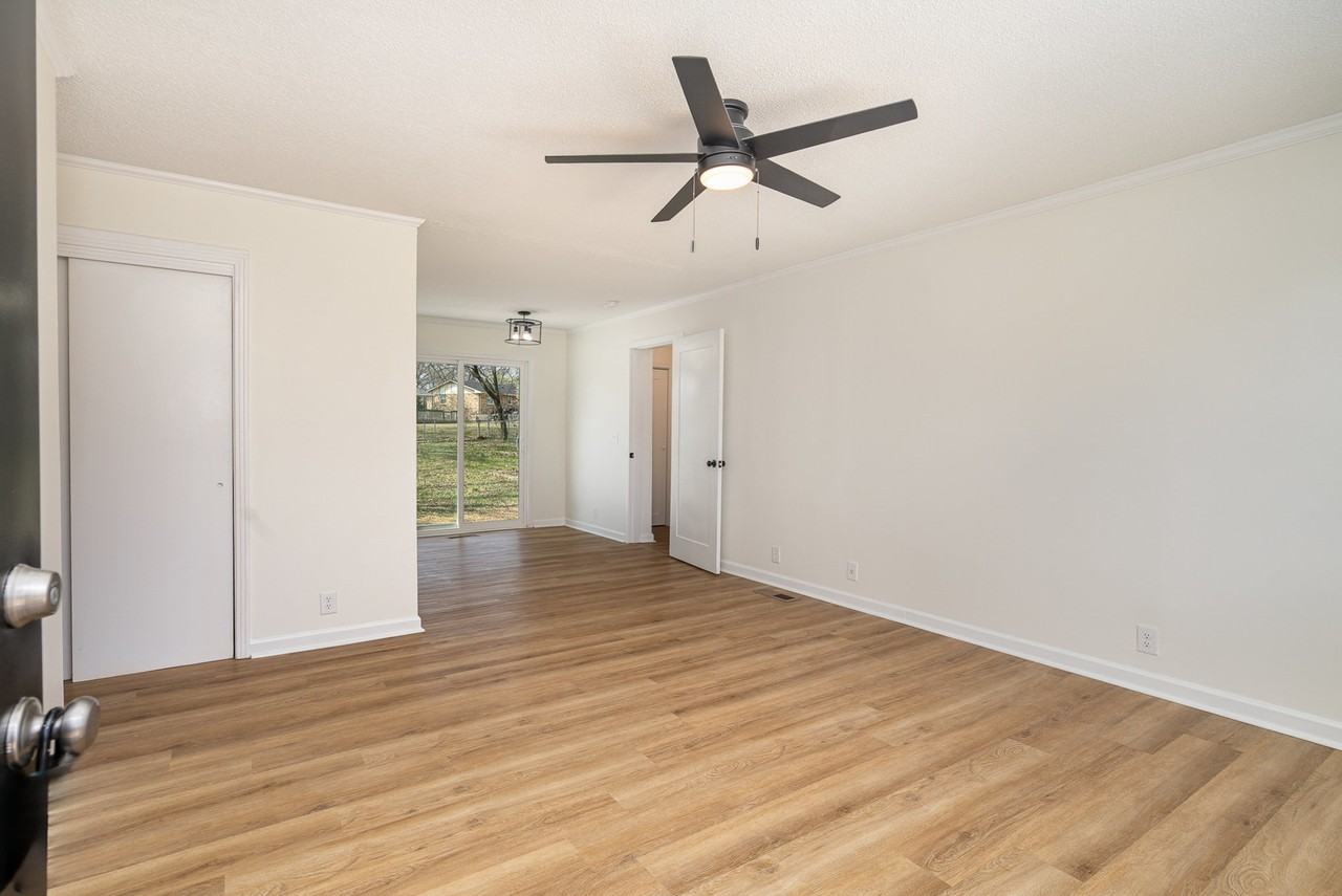 122 Brookside Dr #1 - Photo 5 of 27