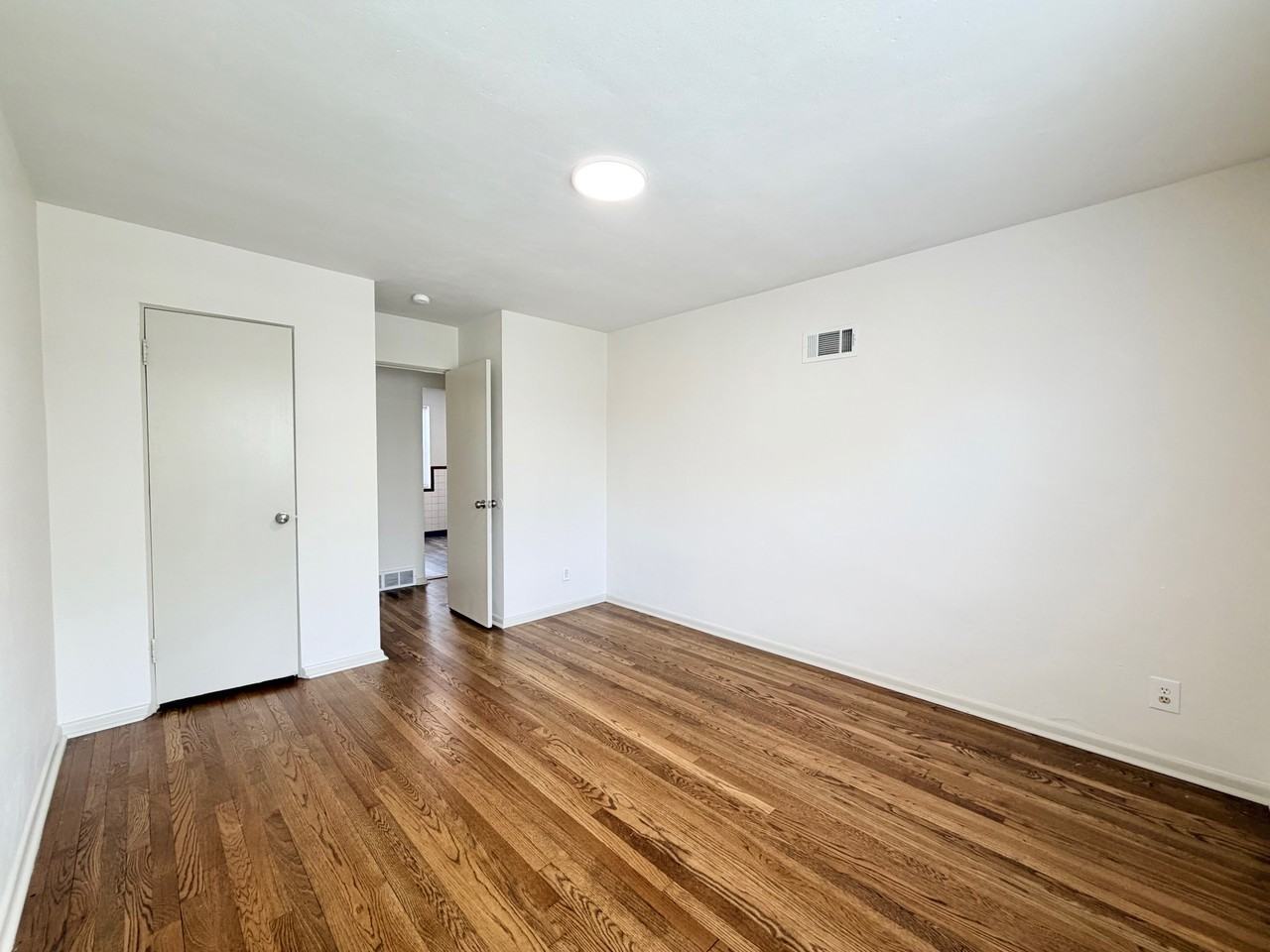 7180 Jamieson Avenue #1W - Photo 6 of 10