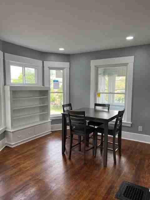 300 Lexington Ave1 #1 - Photo 5 of 26