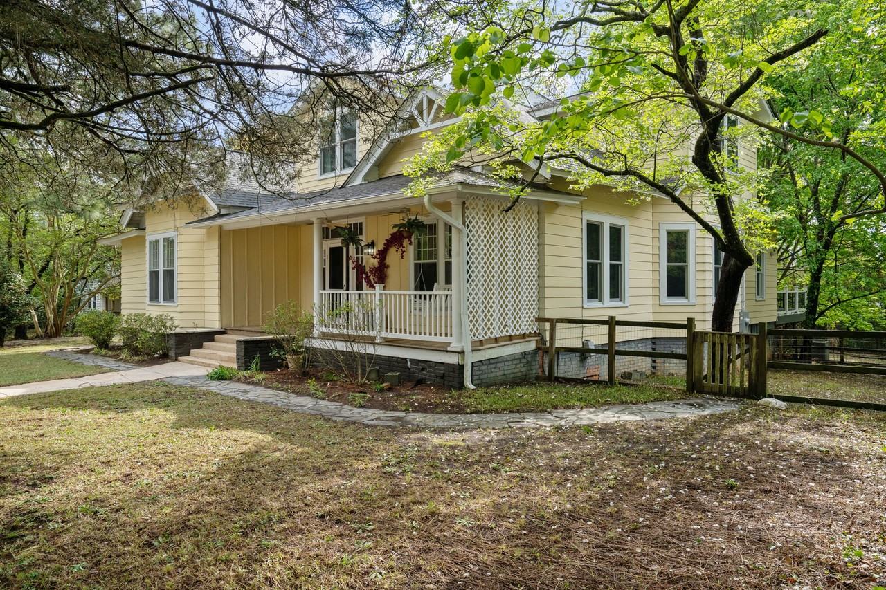 802 N Poplar St #1 - Photo 2 of 50