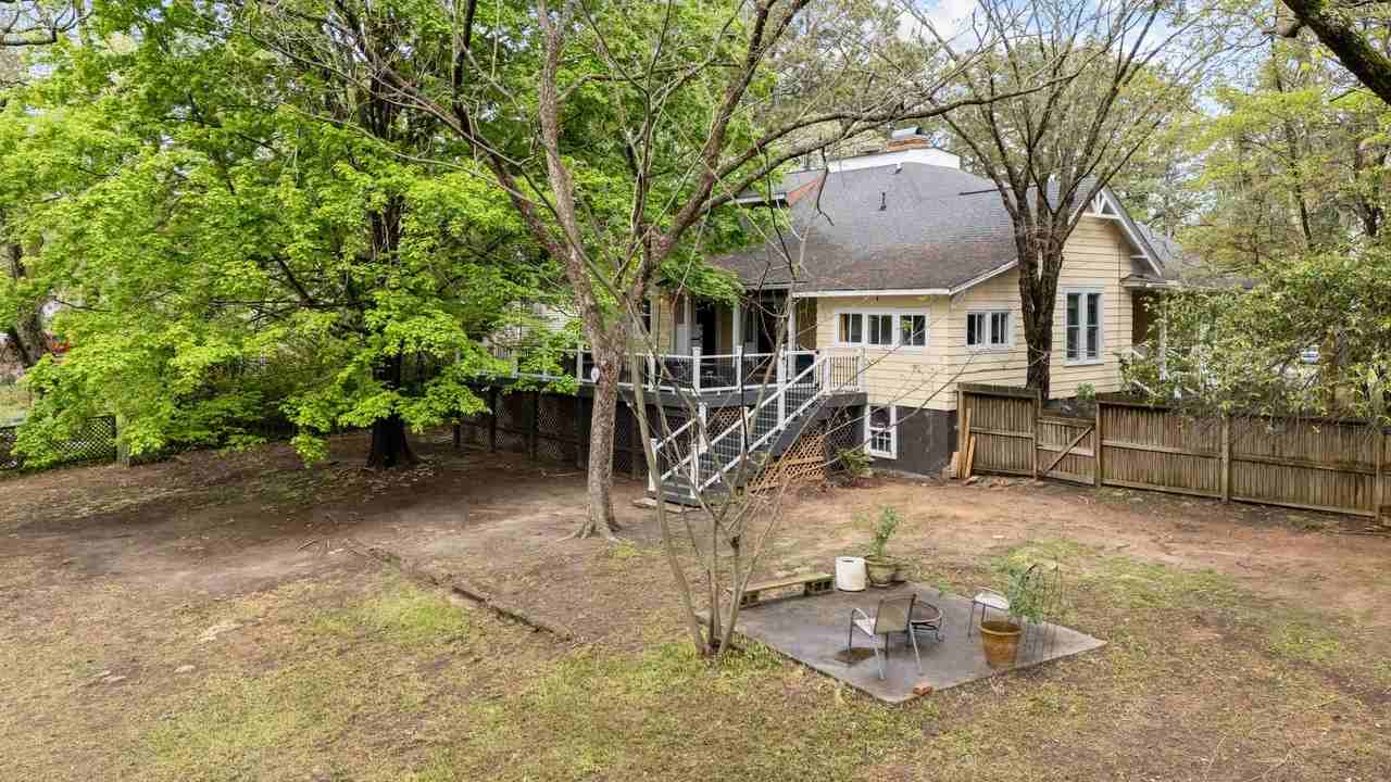 802 N Poplar St #1 - Photo 6 of 50