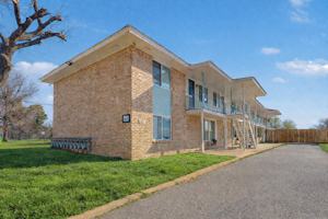 featured image of 1825 N College Ave