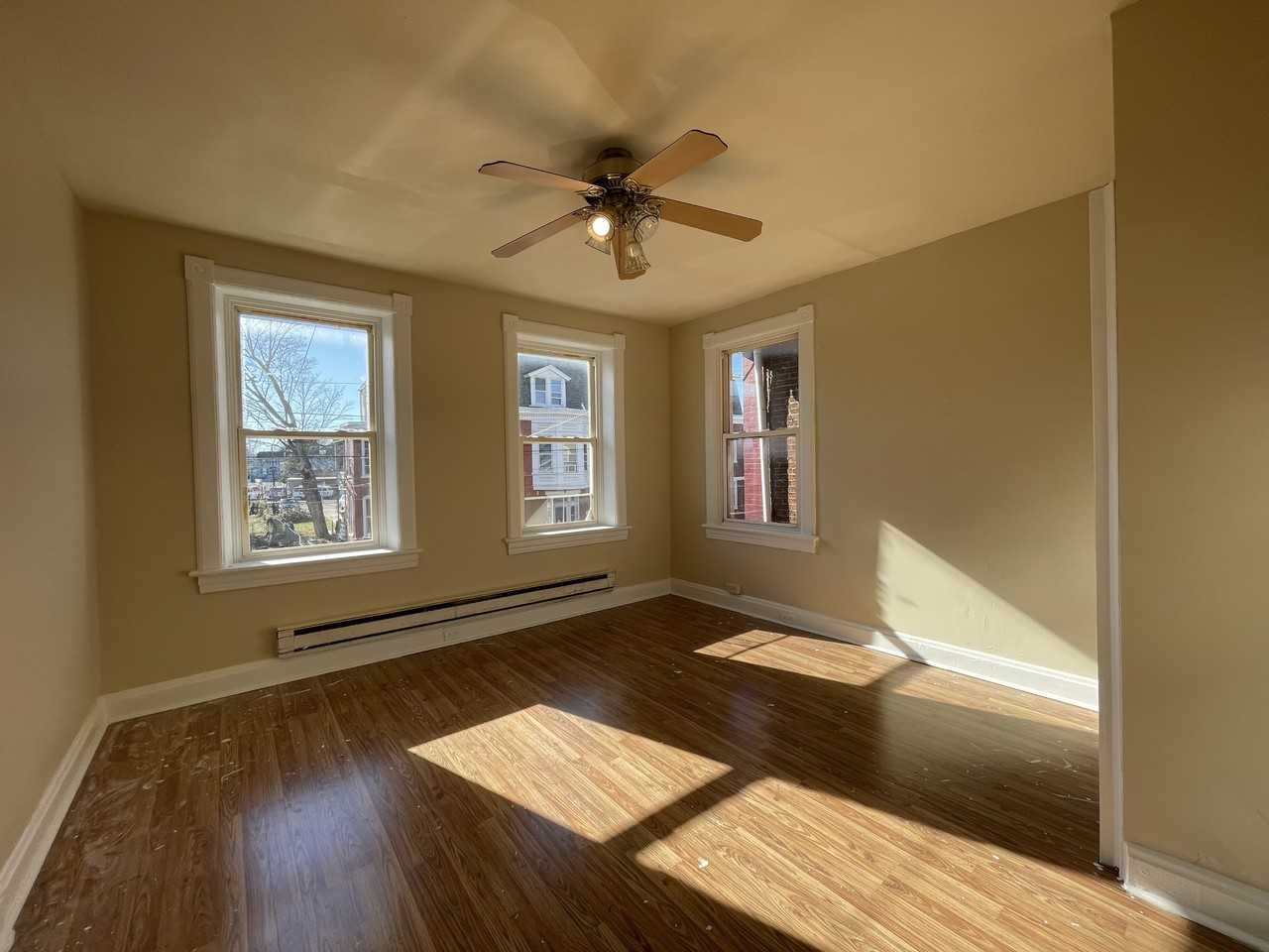 616 W Franklin St #2 - Photo 5 of 14