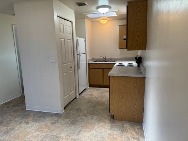 4557 N Robert Rd #D - Photo 6 of 30