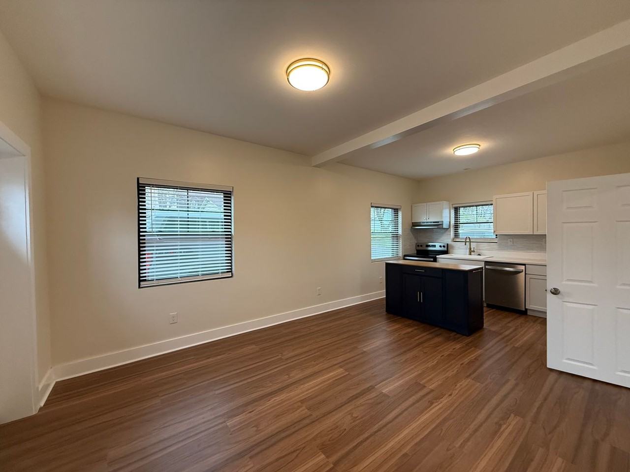 345 W Penn St - Photo 2 of 14