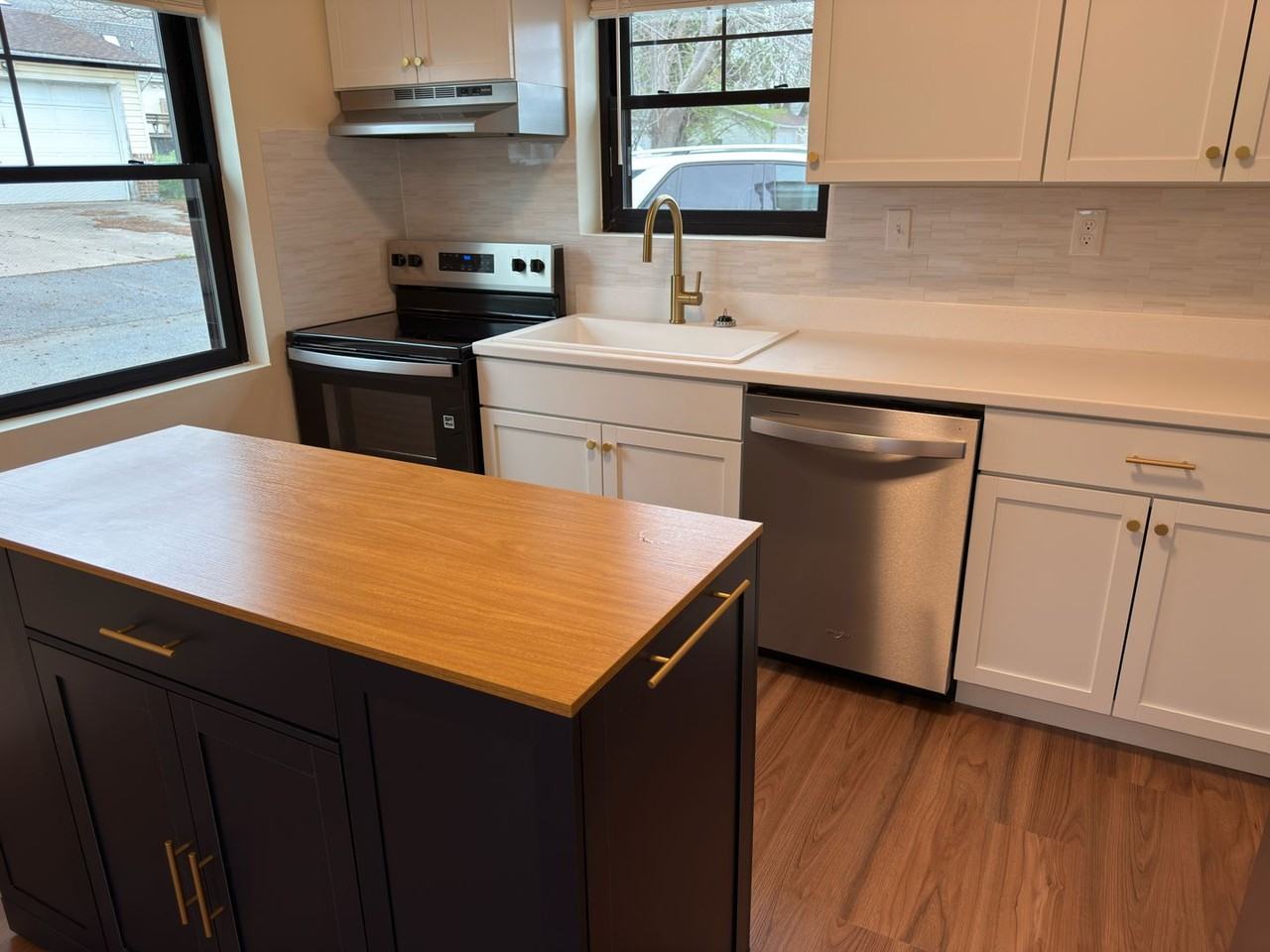 345 W Penn St - Photo 5 of 14
