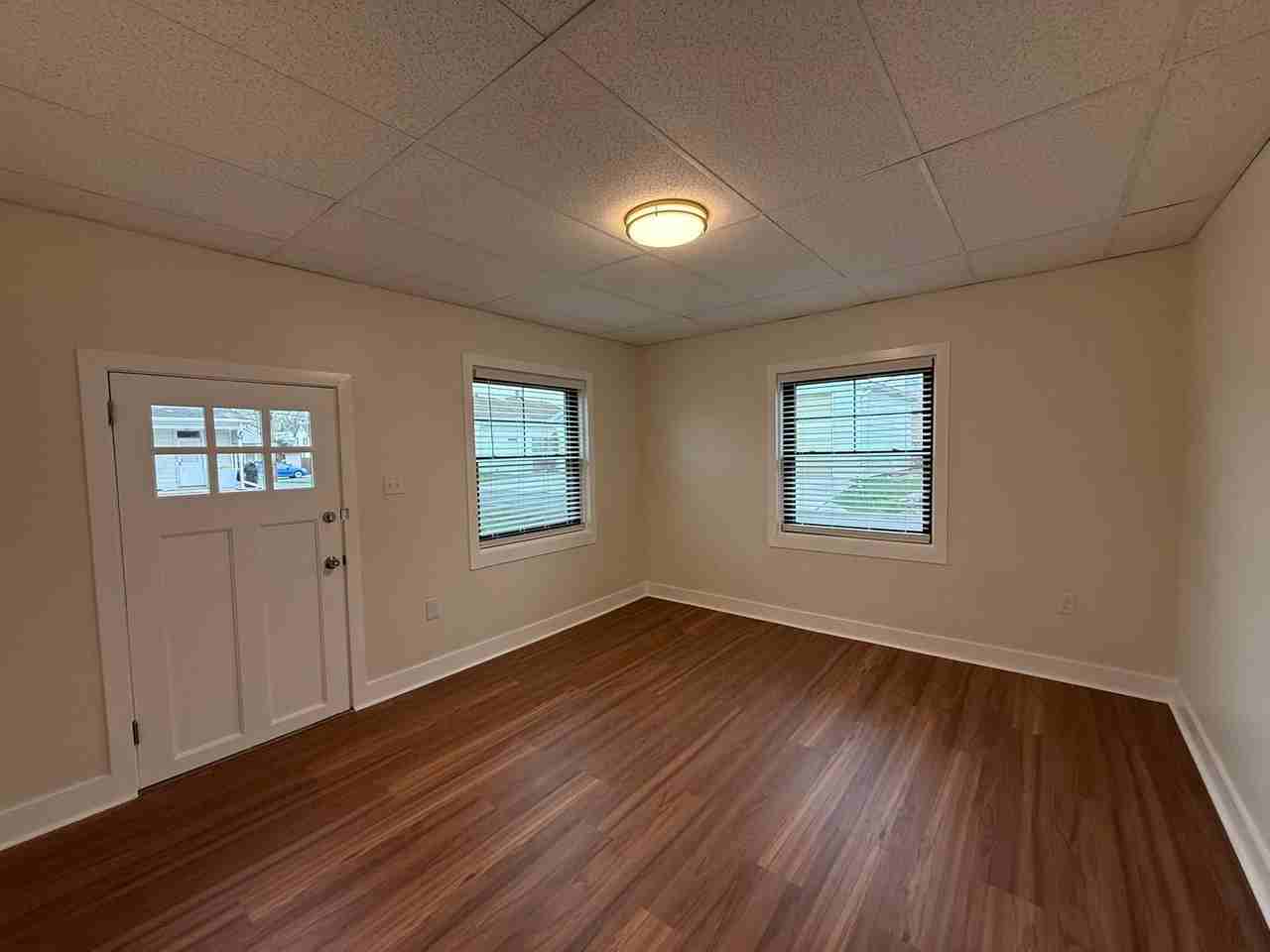 345 W Penn St - Photo 6 of 14