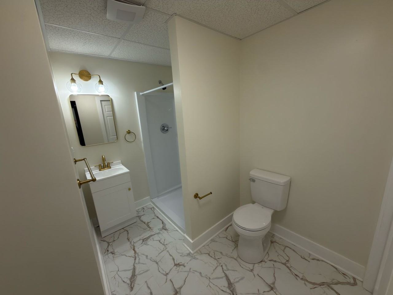 345 W Penn St - Photo 4 of 15
