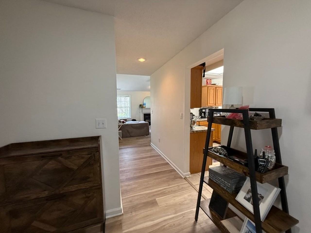 707 Ames Dr - Photo 6 of 34