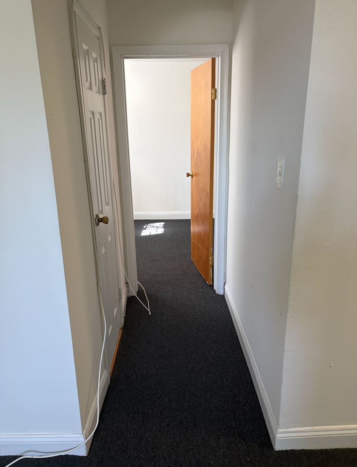 Chester Lynne Apartments - Photo 2 of 13