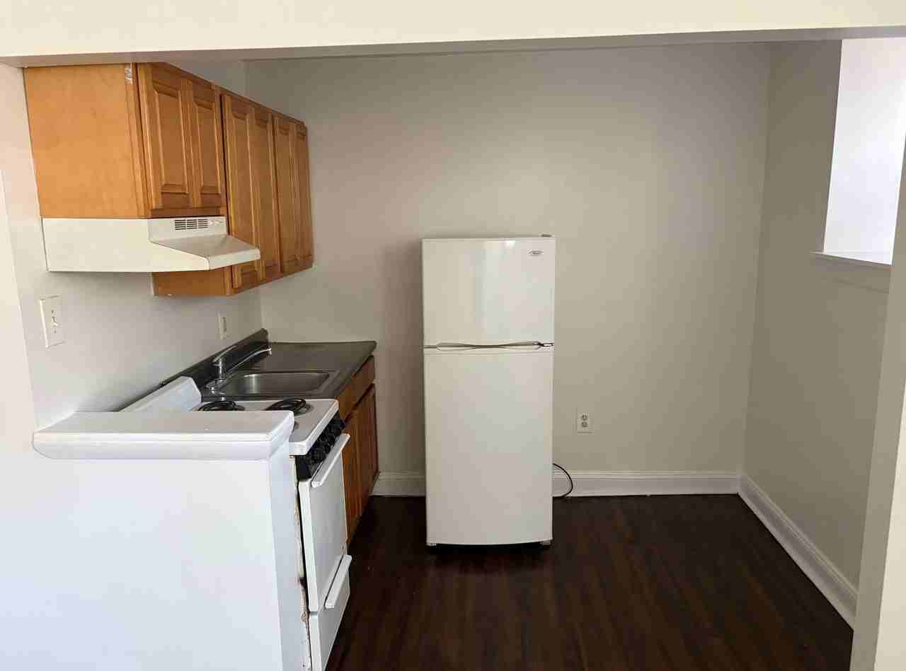 Chester Lynne Apartments - Photo 4 of 13