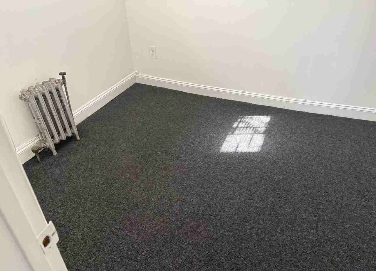 Chester Lynne Apartments - Photo 5 of 13