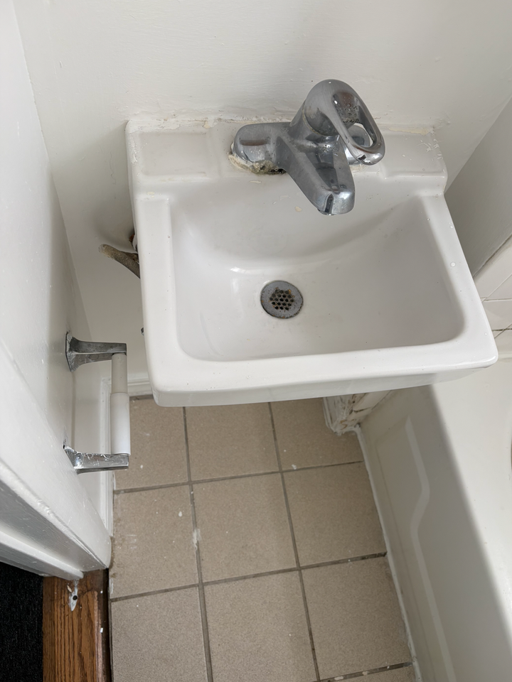 Chester Lynne Apartments - Photo 7 of 13