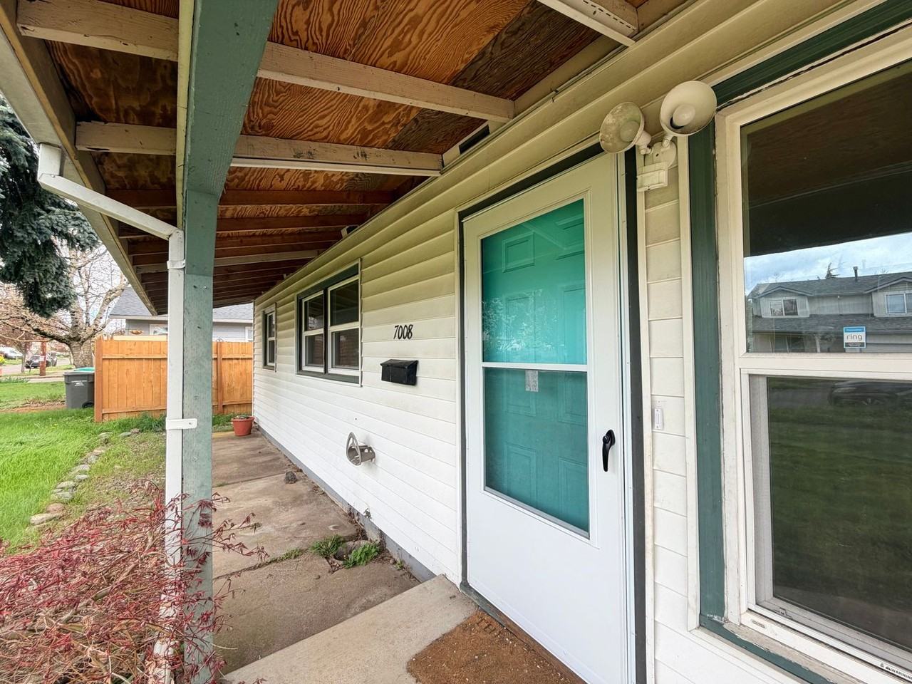 7008 Se 86th Ave - Photo 2 of 20