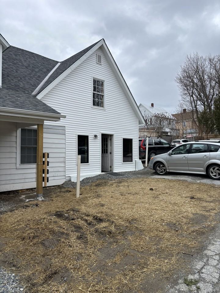 211 N Main St #4 - Photo 5 of 7