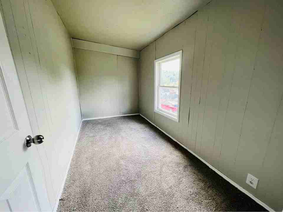 3414 Central St #1 - Photo 4 of 9