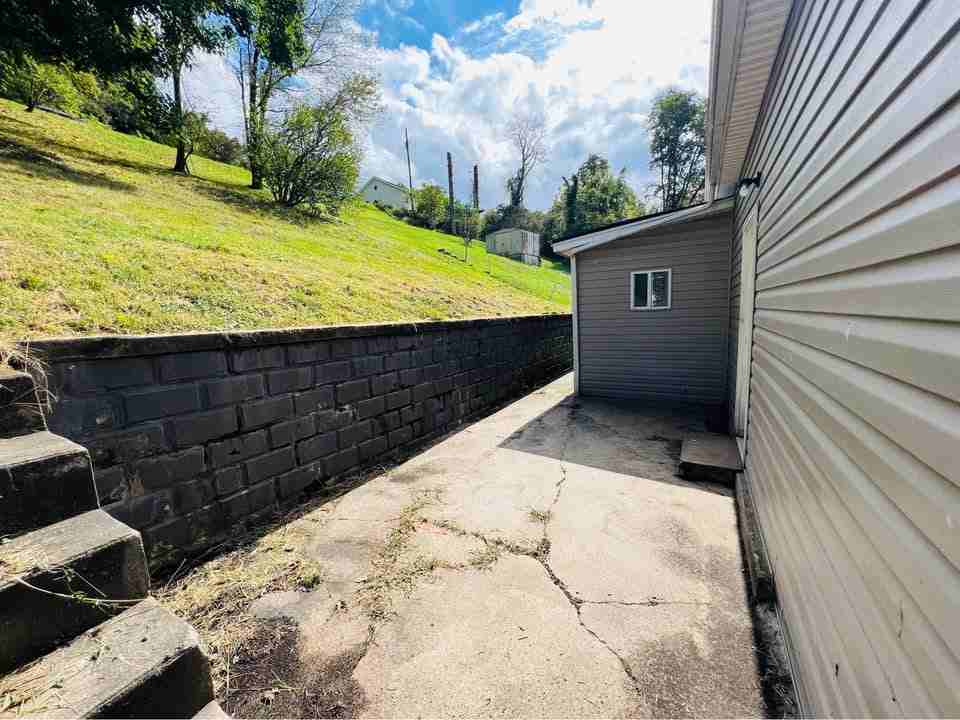 3414 Central St #1 - Photo 5 of 9